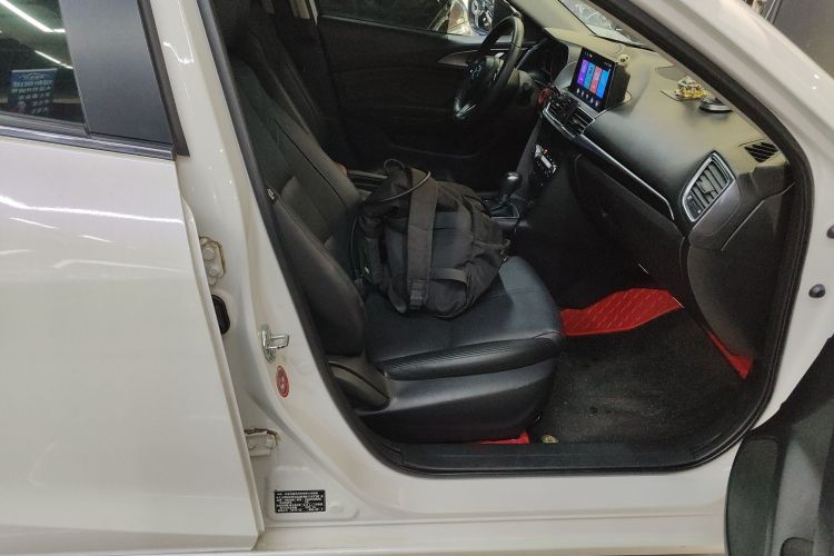 马自达3 昂克赛拉 2017款 三厢 2.0L 自动尊贵型 国V局部细节41