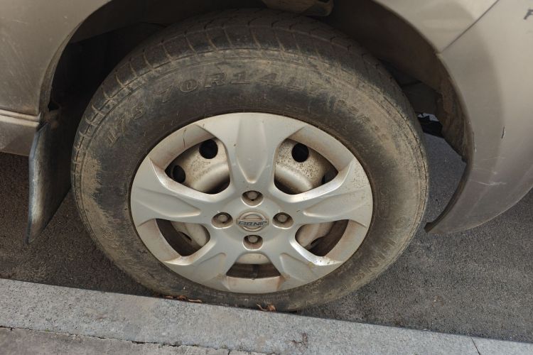 金杯 新海狮X30L 2016款 1.5L财富版DLCG14车身外观10