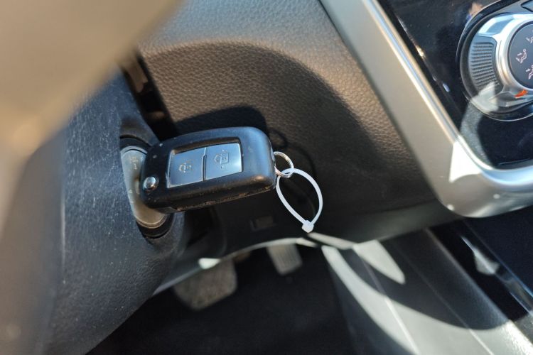 日产 骐达TIIDA 2019款 1.6L CVT酷动版 国VI中控内饰7001