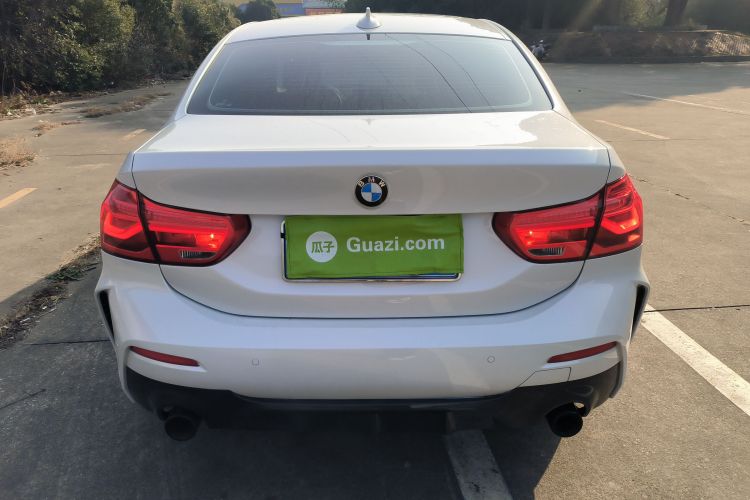 宝马1系 2021款 120i M运动曜夜版车身外观6