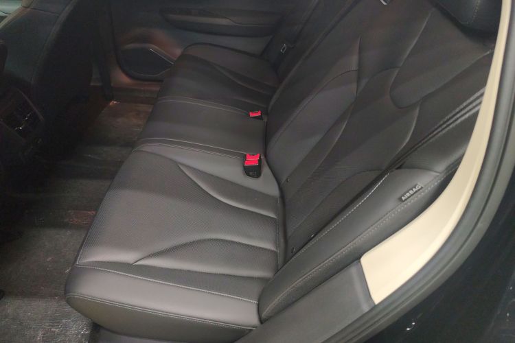 红旗E-QM5 2023款 改款 基础出行版中控内饰7004