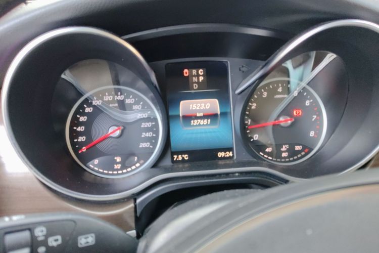 奔驰V级 2021款 V 260 L 长轴距尊贵版中控内饰15