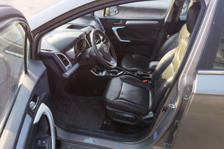 江汽集团 瑞风S3 2016款 1.5L CVT豪华智能型中控内饰19