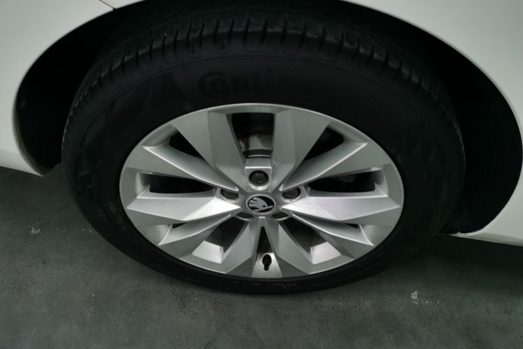 斯柯达 速派 2019款 改款 TSI330 DSG舒适版车身外观6008