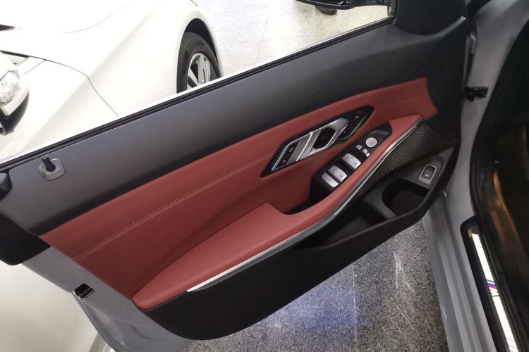 宝马3系 2025款 325Li M运动套装中控内饰7007