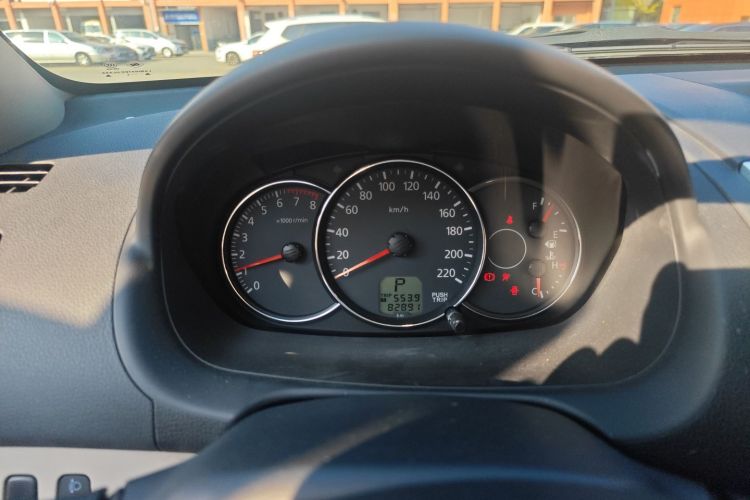 三菱 帕杰罗·劲畅 2013款 3.0L 自动两驱豪华版中控内饰14