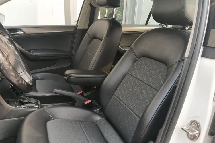 大众 桑塔纳 2015款 1.6L 自动舒适版中控内饰19