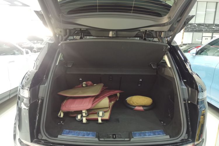 路虎 揽胜极光 2023款 极光L 249PS 豪华版机舱底盘23