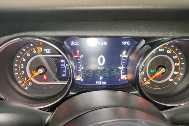 Jeep 角斗士 2023款 3.6L Overland中控内饰14