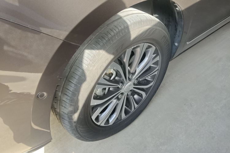 别克GL8 2020款 陆上公务舱 652T 尊贵型车身外观6007