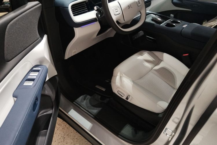 小鹏G6 2023款 755 超长续航 Pro中控内饰7003