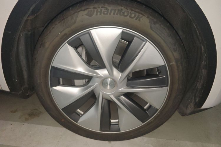 特斯拉 Model Y 2022款 后轮驱动版车身外观6007