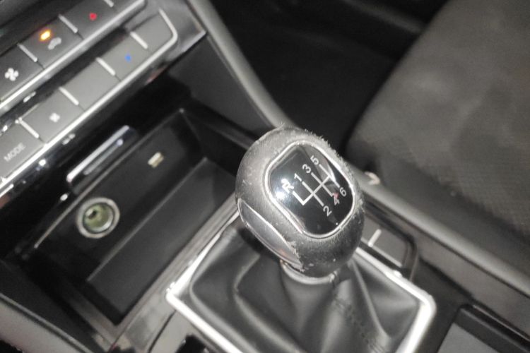 中国重汽VGV VGV U70 2020款 1.5T 手动舒适版 7座局部细节18