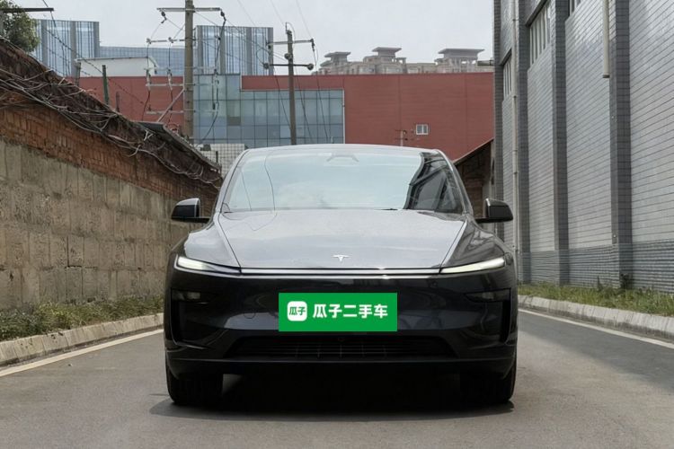 特斯拉 Model Y 2025款 长续航全轮驱动 首发版车身外观2