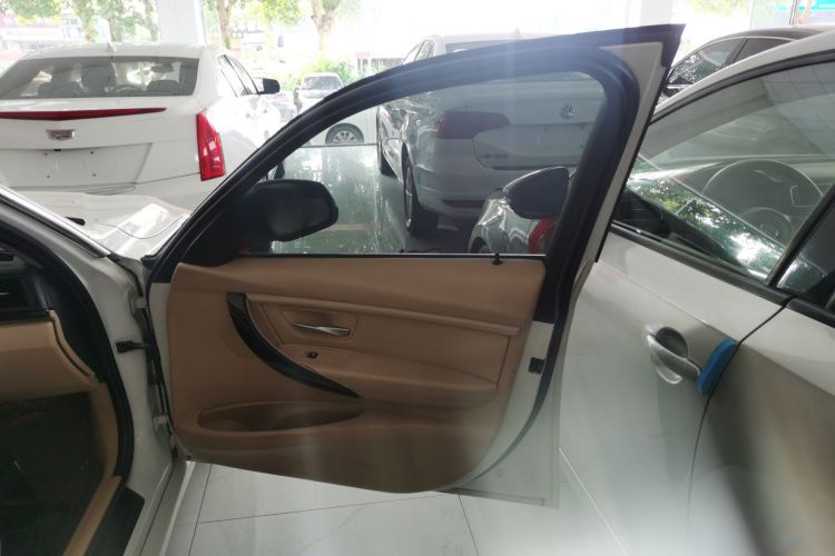 宝马3系 2014款 320Li 时尚型中控内饰42