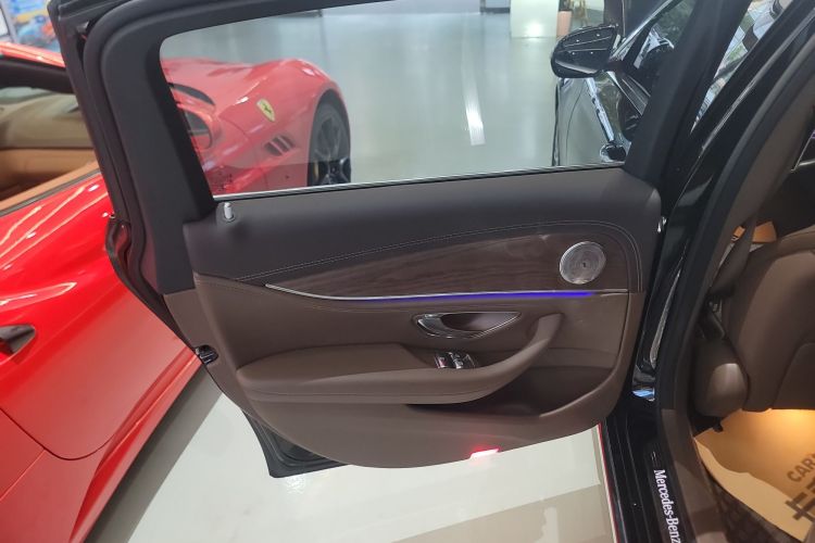 奔驰E级 2022款 E 260 L中控内饰7008