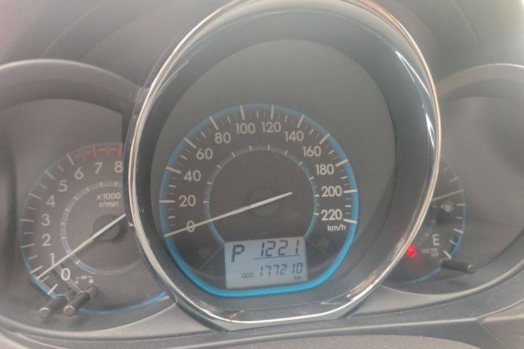 丰田 威驰 2014款 1.5L 自动智臻版中控内饰14