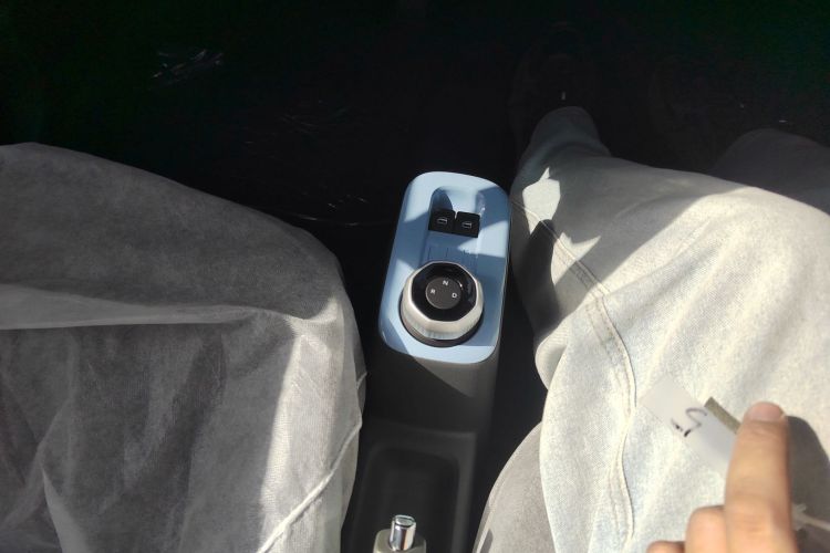 吉利银河 2024款 熊猫mini 200km 耐力熊中控内饰18