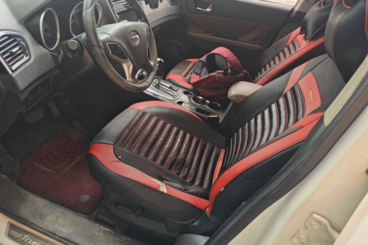 广汽传祺 传祺GS5 Super 2015款 2.0L 自动两驱豪华导航版局部细节19