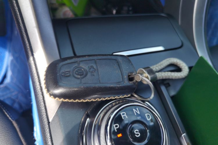 福特 蒙迪欧 2017款 改款 EcoBoost 180 时尚型中控内饰7001