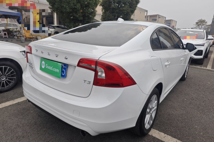 沃尔沃S60 2016款 S60L T3 智行版车身外观7