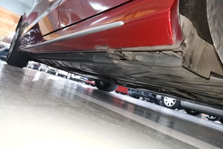 奔驰C级 2019款 改款 C 260 L 运动版局部细节9002