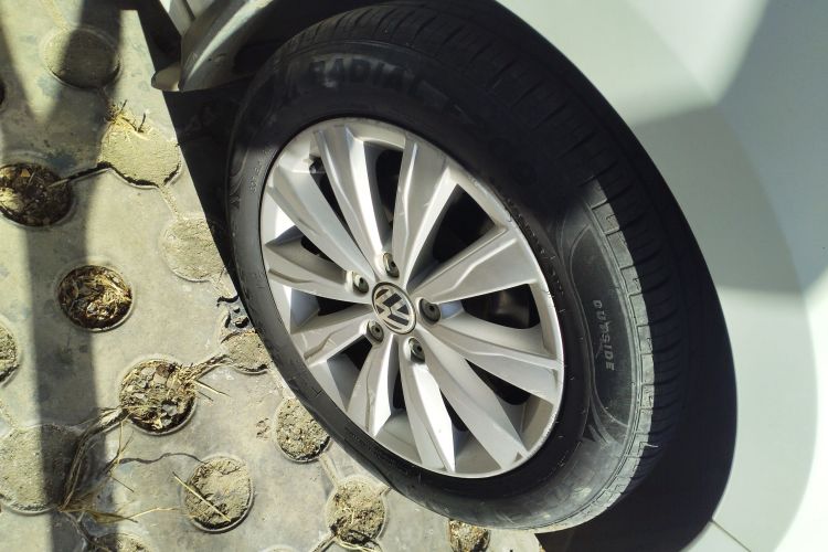 大众 速腾 2014款 1.6L 自动舒适型车身外观10