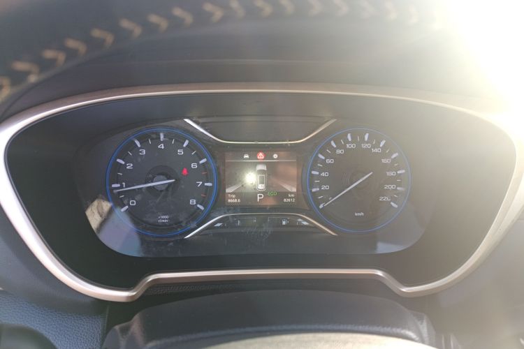 广汽传祺 传祺GS5 2019款 235T 自动精英版中控内饰14