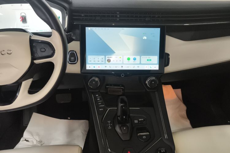 领克01 2023款 1.5TD EM-F 晨曦中控内饰16