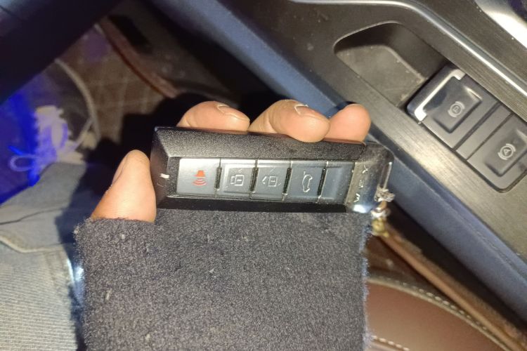 魏牌 VV6 2021款 2.0T 两驱智享+中控内饰11