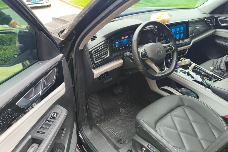 大众 途昂 2023款 380TSI 四驱尊崇旗舰版中控内饰7003