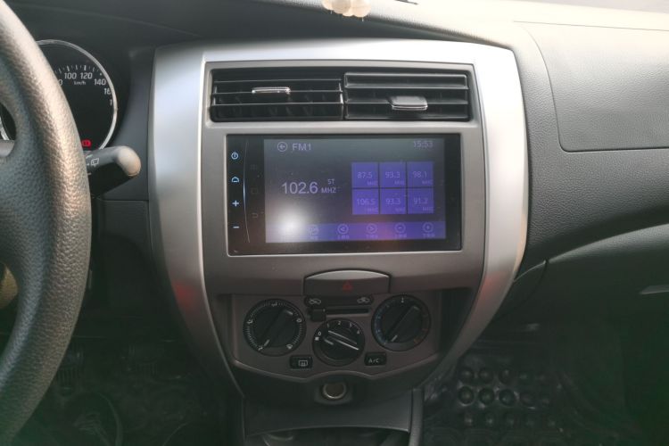 日产 骊威 2013款 劲锐 1.6XV 手动豪华版中控内饰16