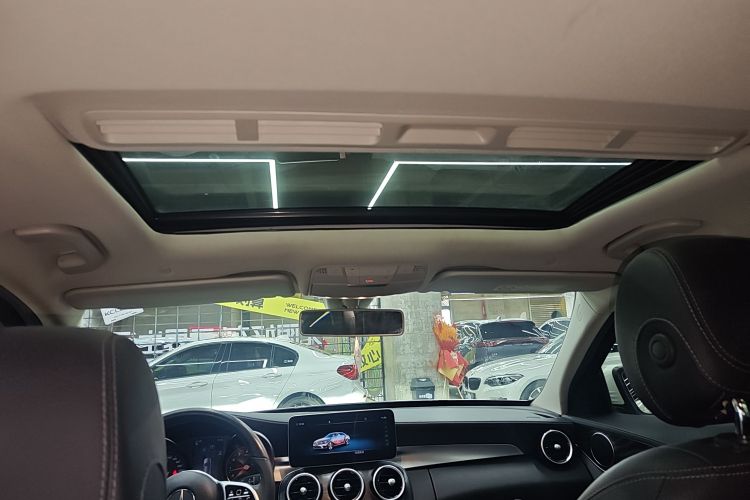 奔驰C级 2019款 C 180 L 时尚型运动版中控内饰22