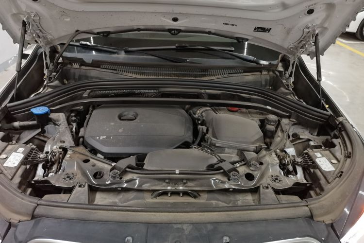 宝马X1 2023款 sDrive20Li X设计套装机舱底盘24