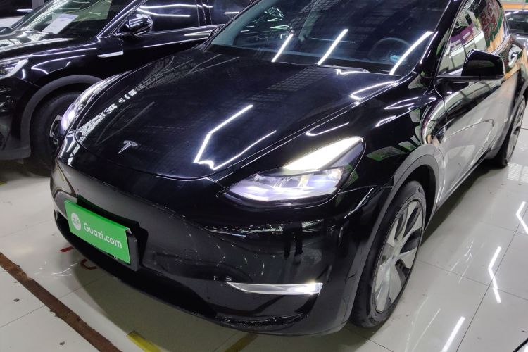 特斯拉 Model Y 2021款 长续航全轮驱动版 3D7车身外观1