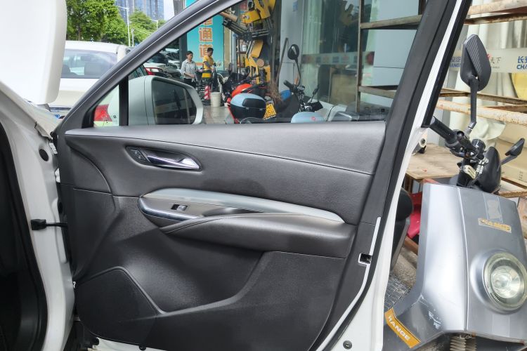 凯迪拉克XT4 2021款 28T 两驱领先型中控内饰7005