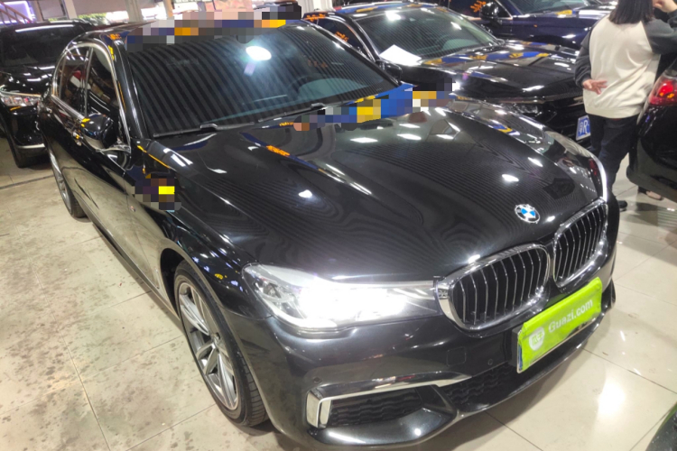 宝马7系 2018款 730Li 领先型 M运动套装车身外观3