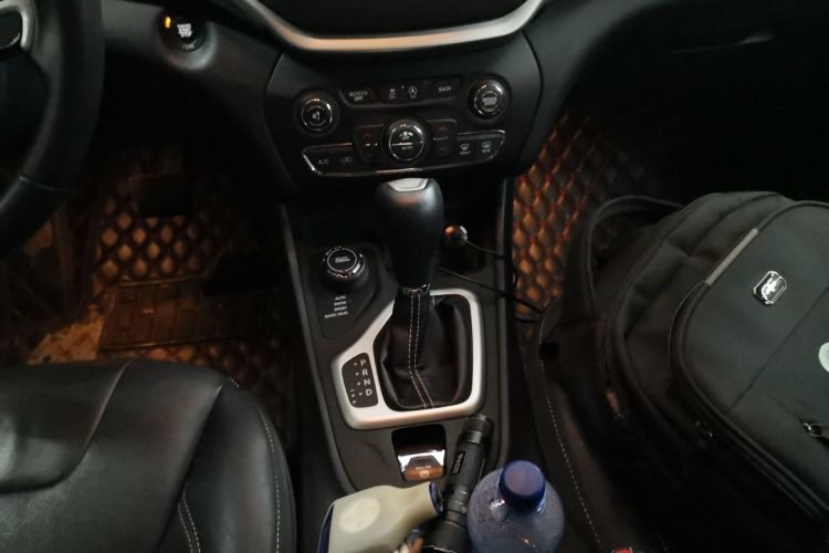 Jeep 自由光 2016款 2.4L 专业版局部细节18