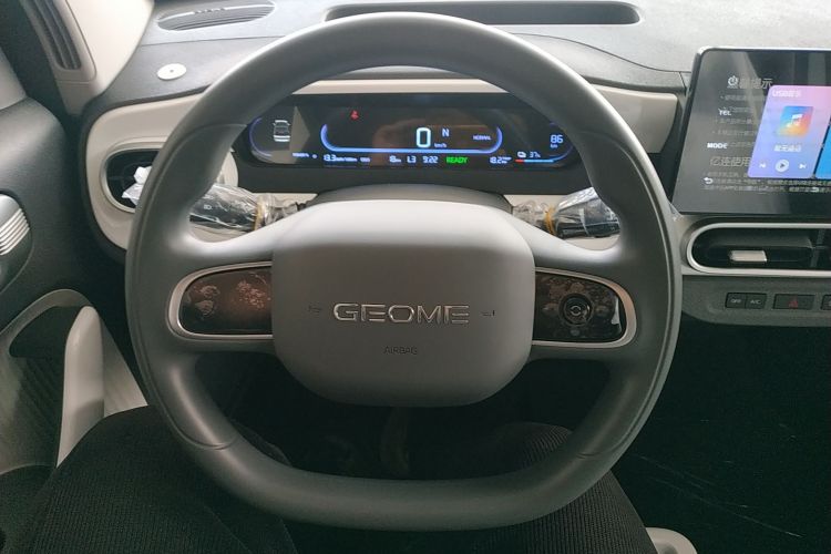 吉利银河 熊猫 2025款 210km 元气熊中控内饰13