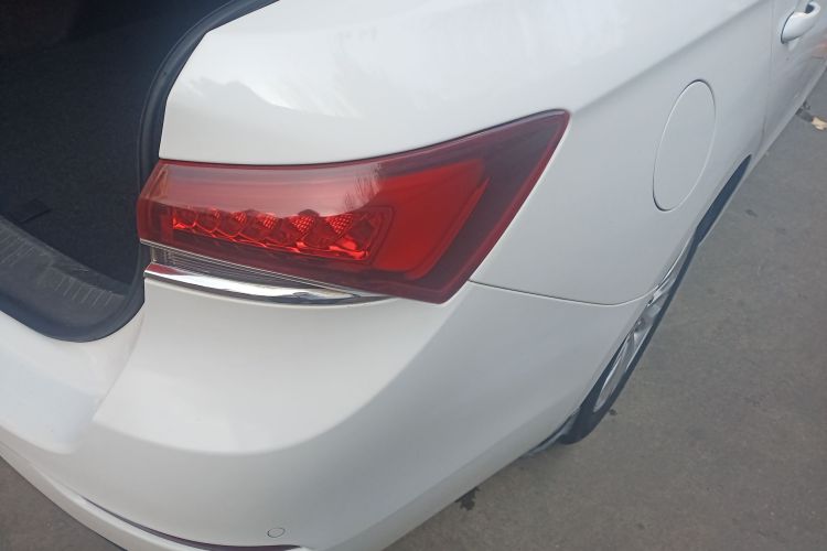 别克 英朗 2018款 15T 双离合精英型 国V车身外观9