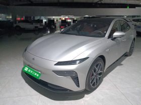 东风奕派 eπ007 2025款 纯电 565四驱Max领航版