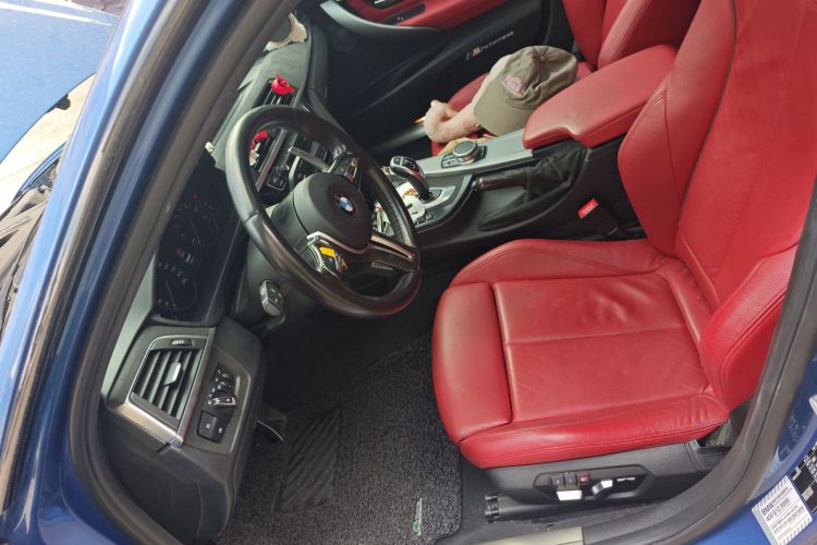 宝马3系 2019款 320i M运动曜夜版局部细节19