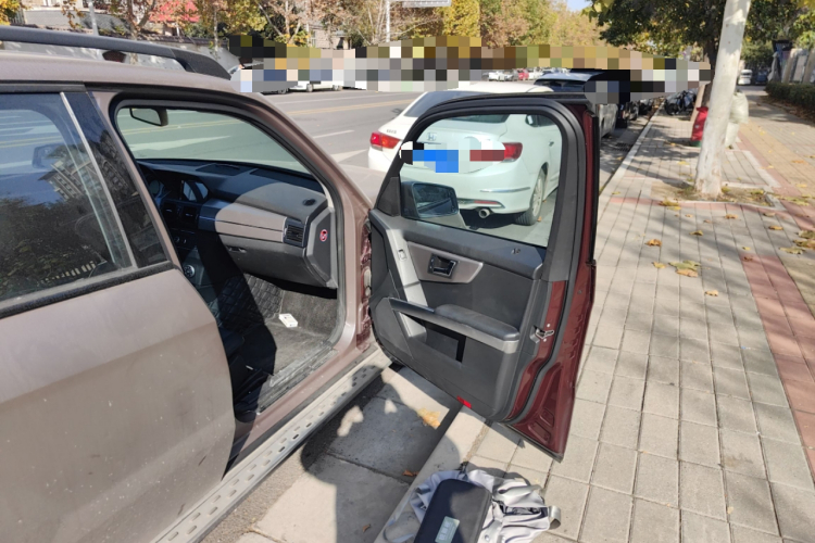 奔驰GLK级(进口) 2011款 GLK 300 4MATIC 动感型局部细节9005