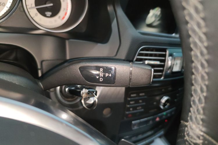 奔驰E级(进口) 2016款 E 200 轿跑车 灵动版中控内饰18