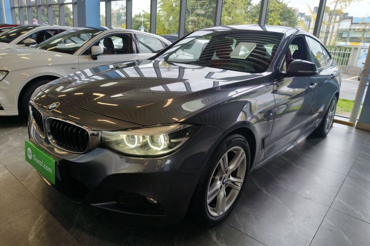 宝马3系GT 2019款 320i M运动型车身外观1