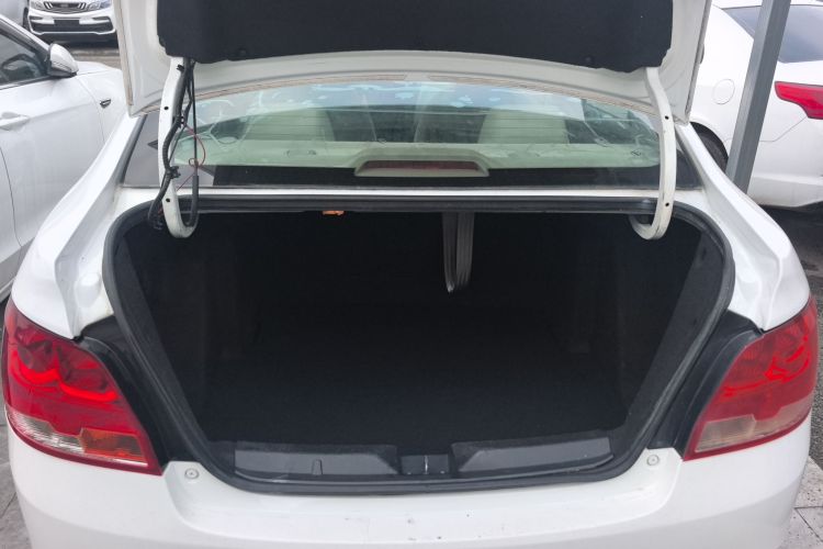 雪佛兰 2015款 赛欧3 1.5L 手动理想天窗版机舱底盘23