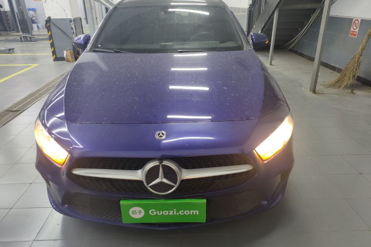 奔驰A级 2020款 A 180 L车身外观2