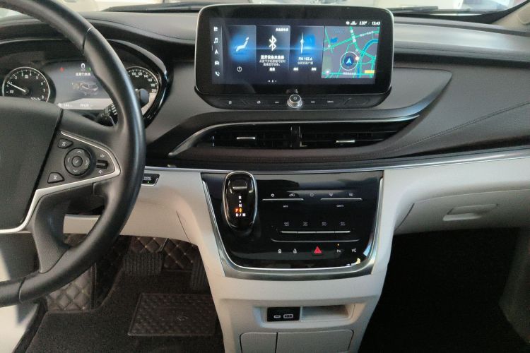 别克GL8 2021款 陆上公务舱 652T 尊贵型局部细节16