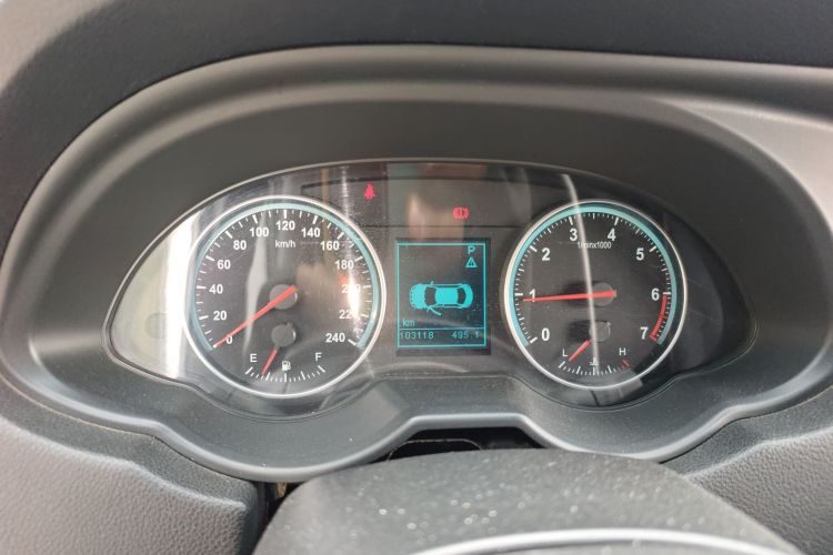 中华V5 2012款 1.5T 自动两驱运动型中控内饰14