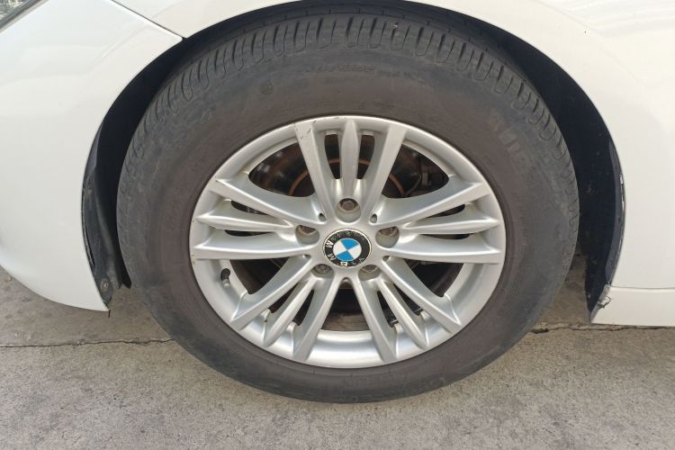 宝马3系 2014款 320Li 时尚型车身外观35